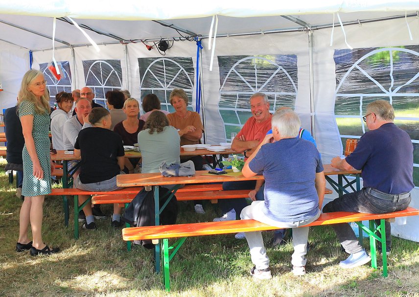 Bild: Sommerfest in Lienfurra