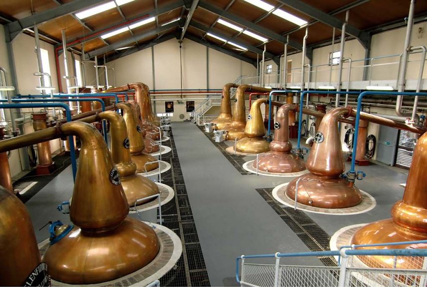 Bild: Die Glenfiddich-Whiskybrennerei
