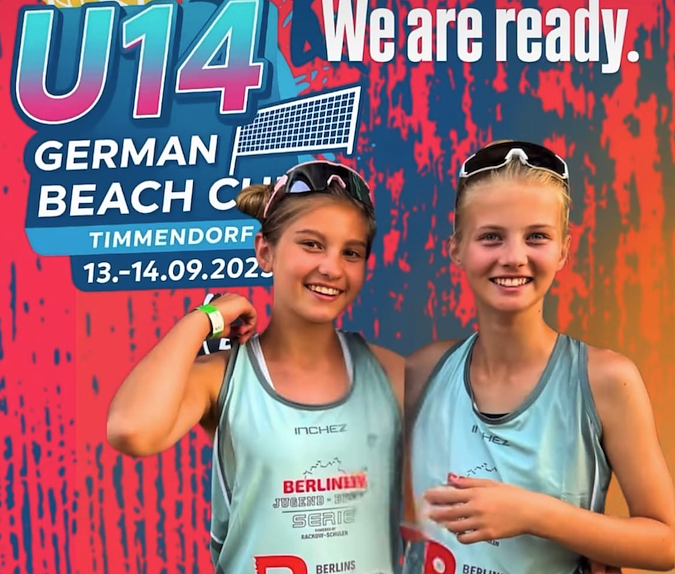 Bild: Lucie Rieger und Magdalena Buchwald treten bei der U14 Meisterschaft im Beachvolleyball an