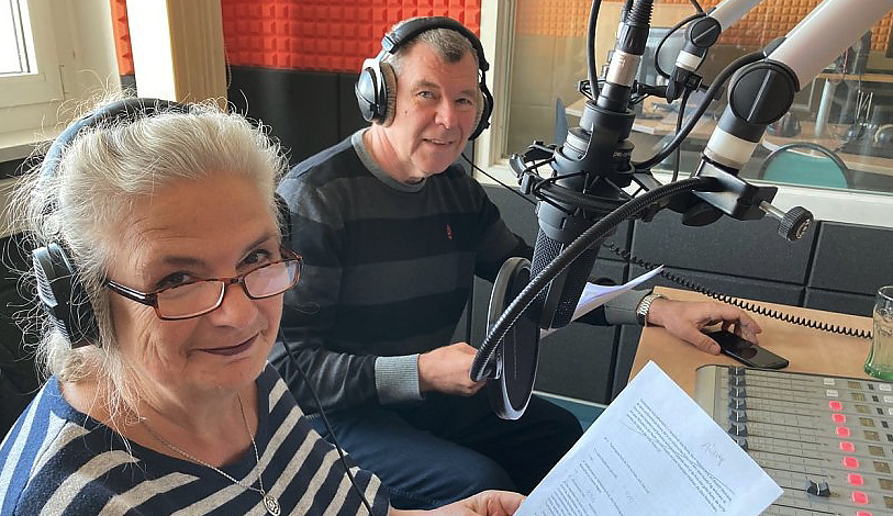 Bild: Anja Eisner und Igor Zarzhytskyy im Radiostudio am August-Bebel-Platz