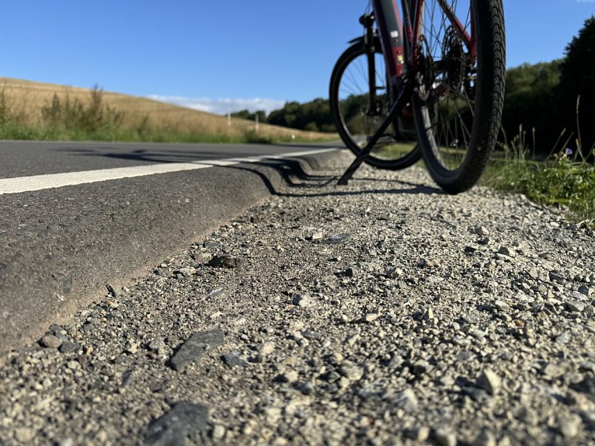 Bild: Stra&szlig;enbankett bei H&ouml;rningen