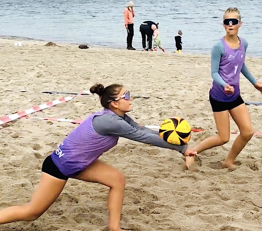 Bild: Lucie und Magdalena traten als Th&uuml;ringen-Team am Timmendorfer Strand an