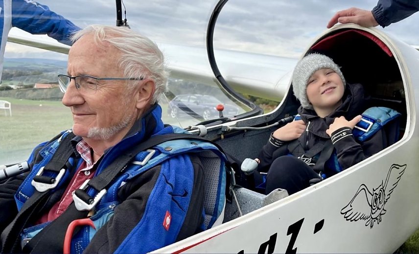 Bild: Kinder gehen in die Luft - auch 2024 organisierte der Fliegerclub das "Kinderfliegen"