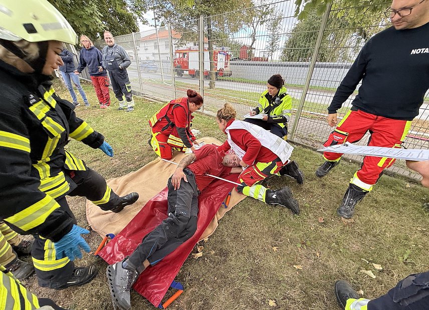 Bild: Feuerwehr&uuml;bung am Nachmittag in Nordhausen