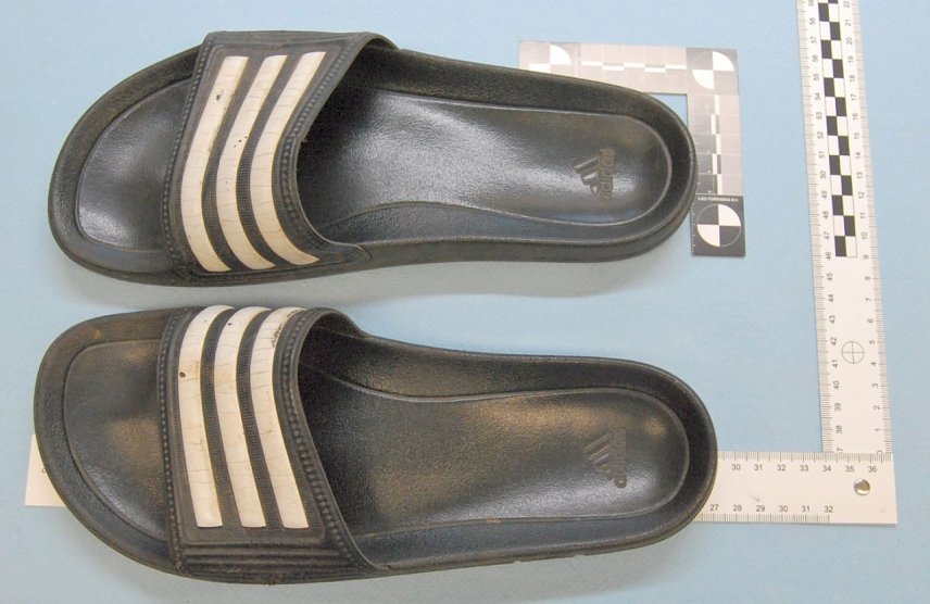 Bild: Der r&auml;uberische Dieb hinterlie&szlig; nur sein Schuhwerk, ein Paar "Aldiletten"