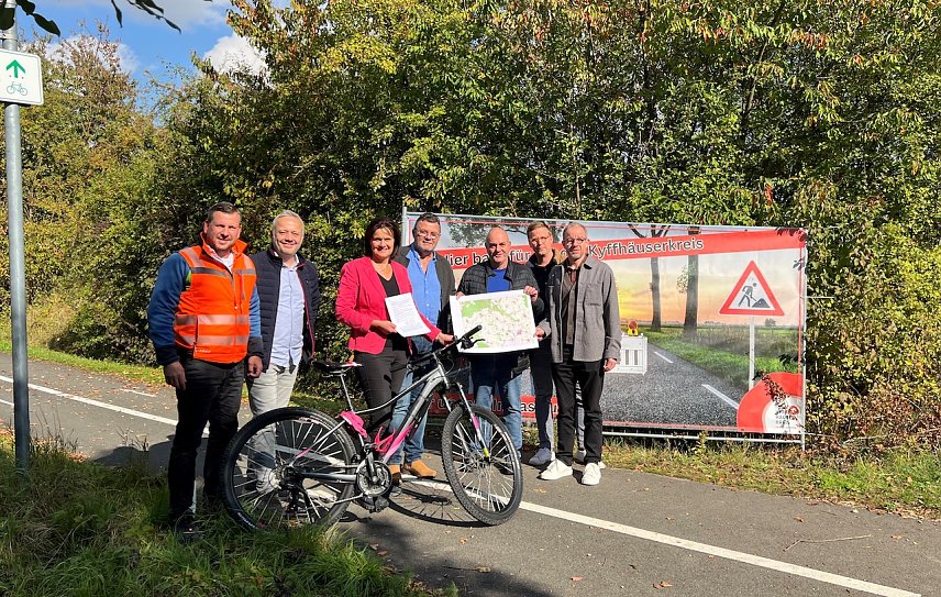 Bild: Startschuss f&uuml;r neuen KYFF-Helbe-Radweg � Radwegenetz im Kyffh&auml;userkreis w&auml;chst weiter