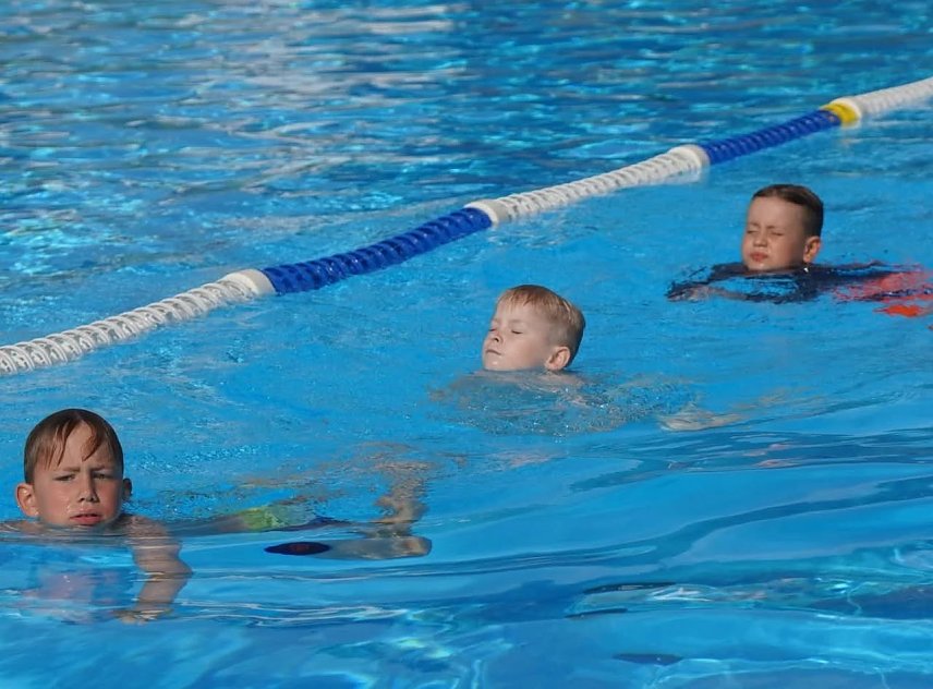 Bild: Trotz teils ungem&uuml;tlichem Sommerwetter konnten alle Schwimmkurse im Bergbad in Sondershausen absolviert werden