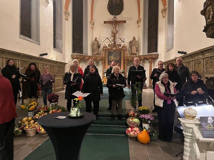 Bild: Im Einf&uuml;hrungsgottesdienst f&uuml;r Christian Scheel wurde gesungen und musiziert.
