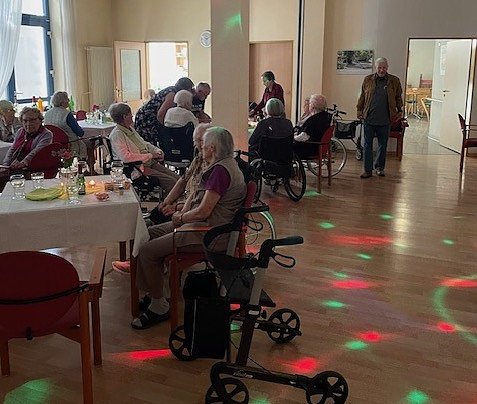 Bild: Disco im Pflegeheim