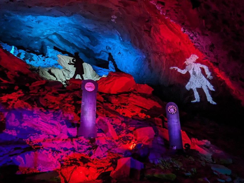 Bild: Gruselwelt in der Barbarossah&ouml;hle