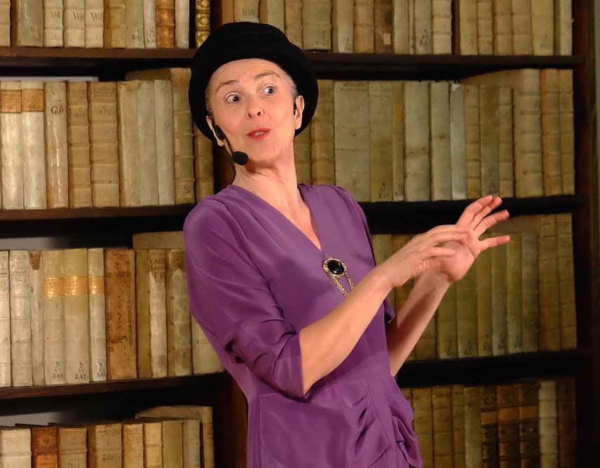 Bild: Adele Seibold alias Dr. Gisela Matthiae