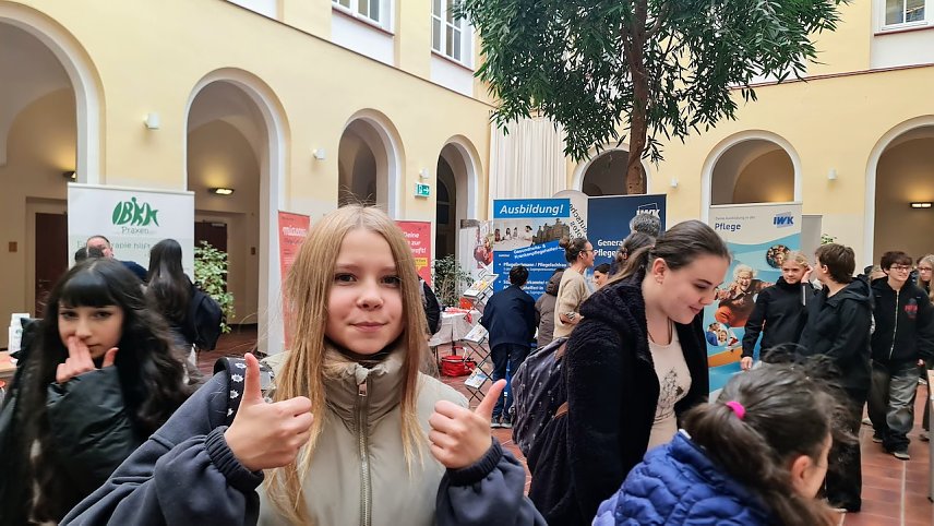 Bild: Mini-Messe in der Petersbergschule