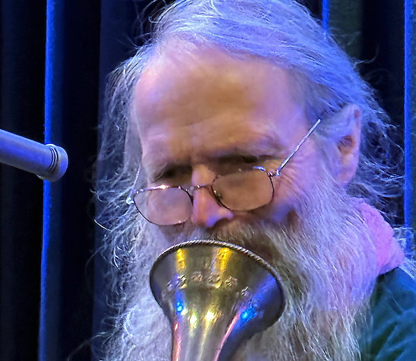 Bild: Darf bei der Freejazz-Night nat&uuml;rlich nicht fehlen: G&uuml;nther Heinz