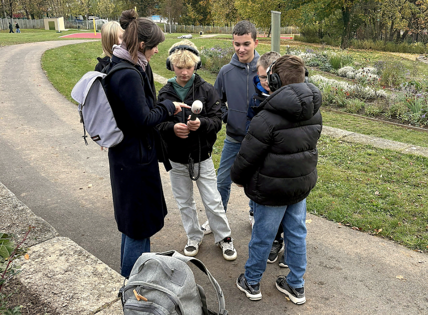 Bild: H&ouml;rstation in T&uuml;ffers Garten