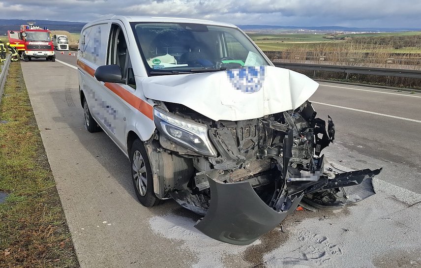 Bild: Unfall auf der Autobahn mit radioaktivem Material