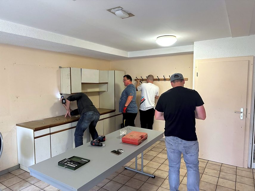 Bild: Arbeiten in der Gemeindek&uuml;che