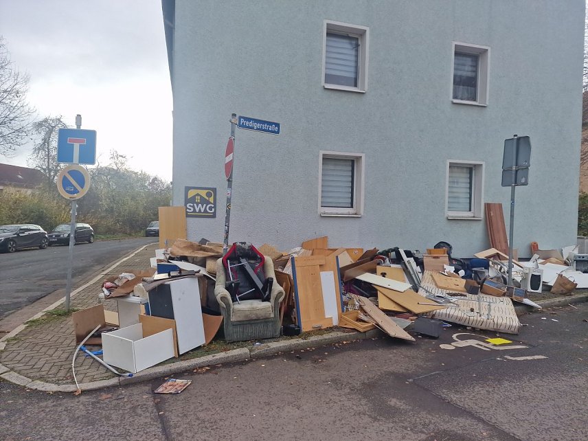 Bild: Sperrm&uuml;ll in der Predigerstra&szlig;e