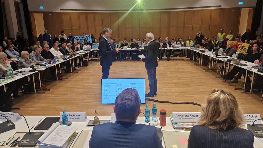 Bild: Im Stadtrat r&uuml;ckt Peter Uhley f&uuml;r Michael Mohr nach