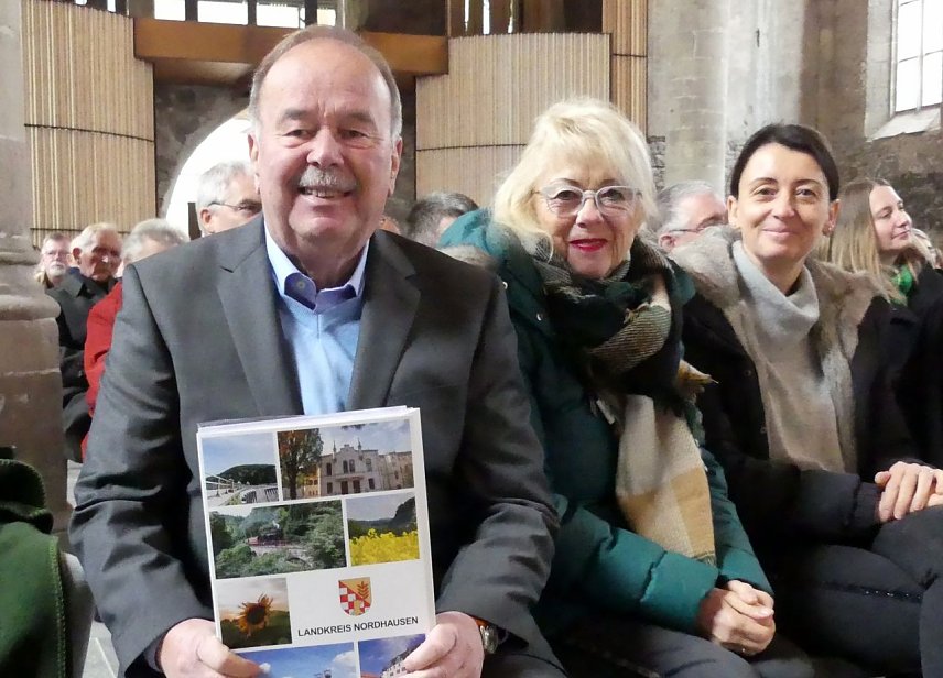 Bild: Martin Bischoff bei der Wiederer&ouml;ffnung von St. Johannis Ende 2022/Kirchenkreis S&uuml;dharz