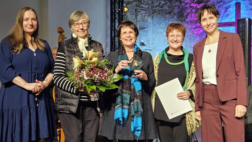 Bild: Mitglieder des Frauenteams und die Leitende Pfarrerin der Evangelischen Frauen in Mitteldeutschland, Eva Lange (rechts)