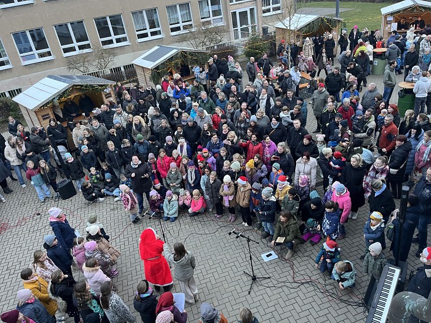 Bild: Weihnachtsmarkt der Grundschule Niedersachswerfen