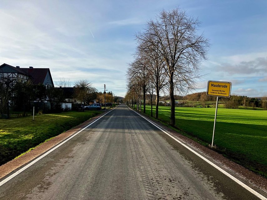 Bild: Sanierte Kreisstra&szlig;e bei Mauderode