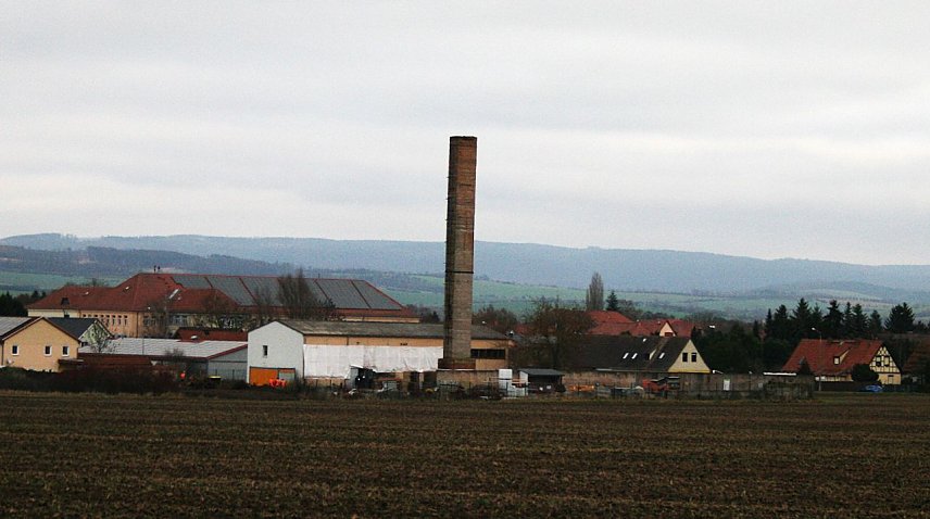 Bild: Der alte Schornstein bei Heringen wurde gesprengt
