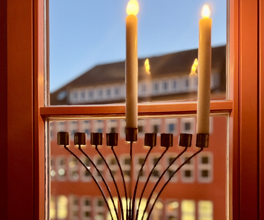Bild: Leuchter im Rathaus