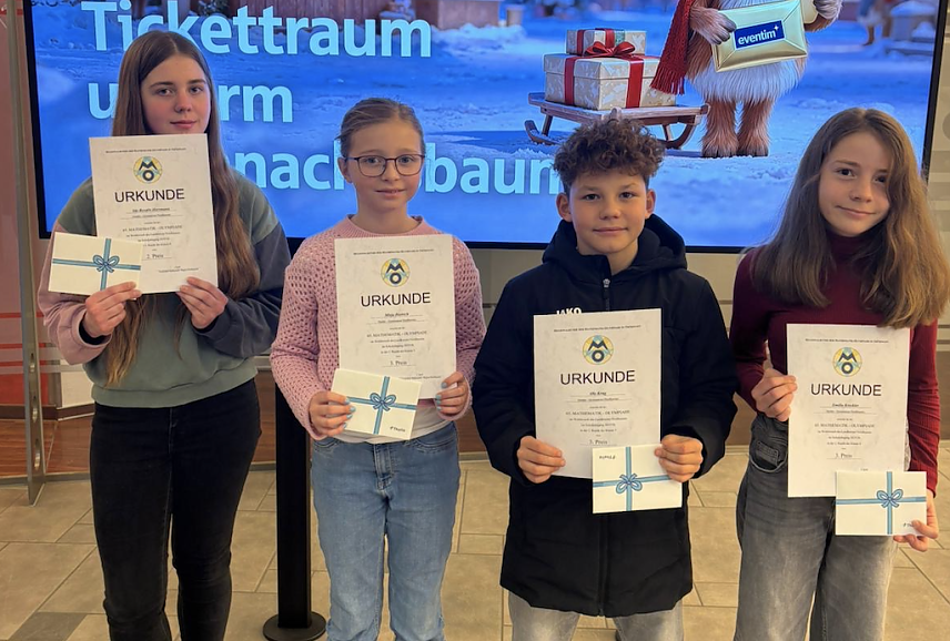 Bild: Erfolgreiche Mathe-Asse des Herder-Gymnasiums
