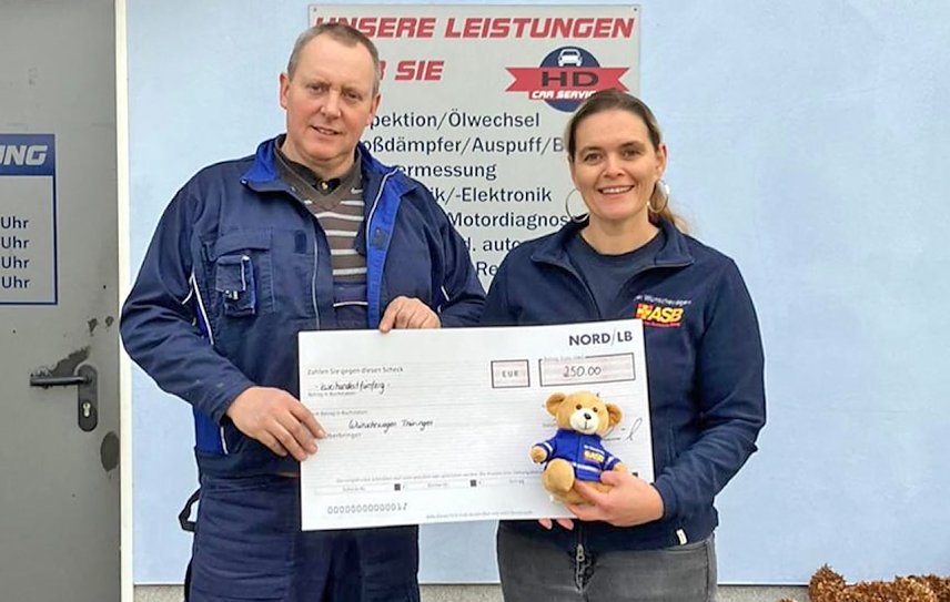 Bild: Inh. Heiko D&uuml;rschmied der Kfz-Werkstatt HD in Ilfeld spendet f&uuml;r eine Herzenssache
