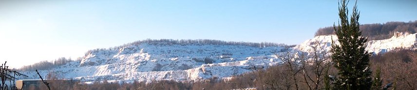 Bild: Ein Blick auf den Kohnstein bei Nordhausen im Sonnenlicht