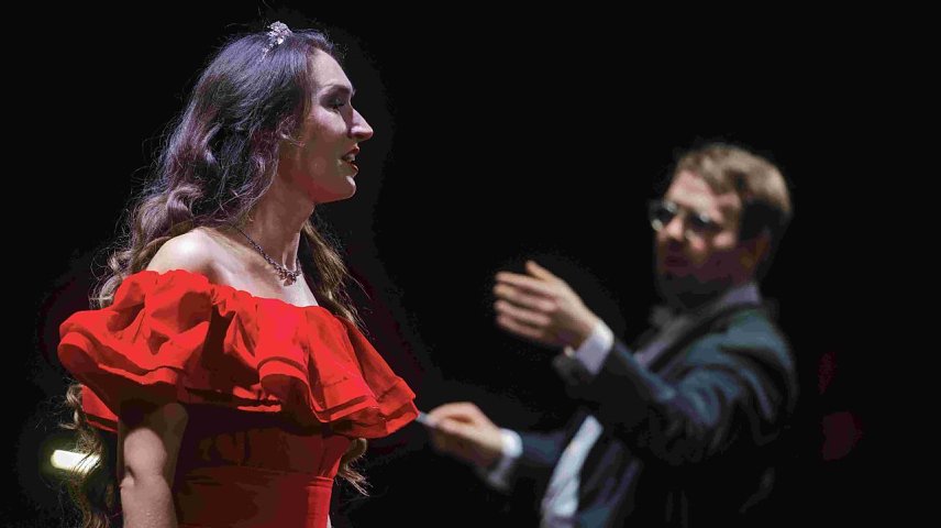Bild: Operngala 2025 mit Julia Ermakova und G&aacute;bor Hontv&aacute;ri