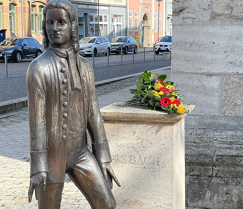 Bild: Das Bach-Denkmal in M&uuml;hlhausen