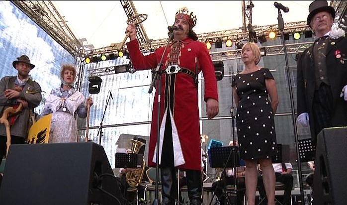 Bild: Rolandsfest er&ouml;ffnet