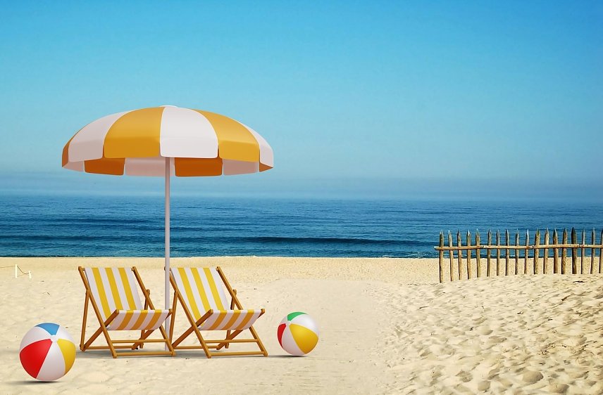 Bild: Strand mit Sonnenschirm und 2 Liegen