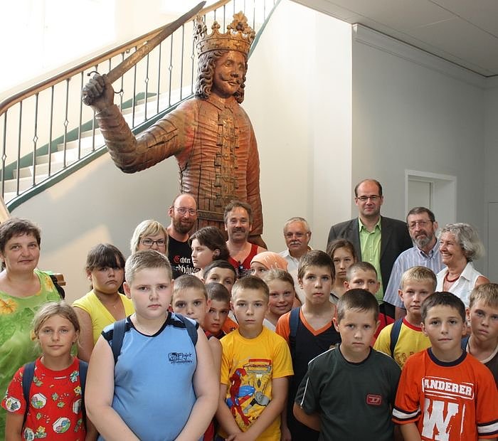 Bild: Kinder im Rathaus