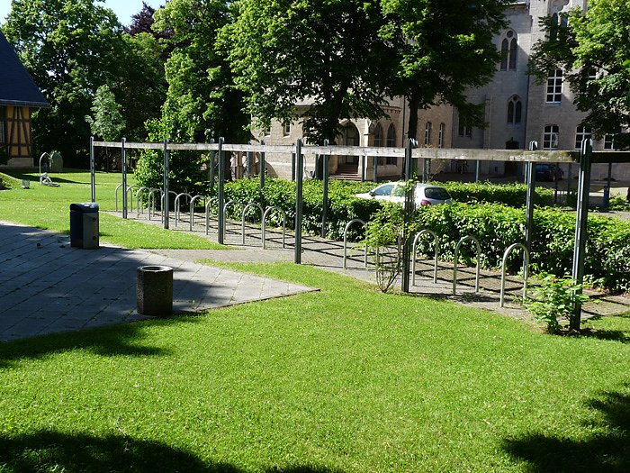 Bild: Fahrrad anschlie&szlig;en