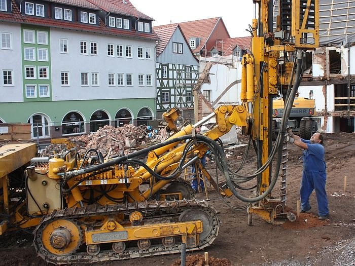 Bild: Bohren an der Flohburg