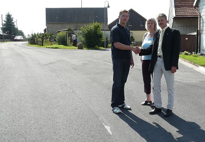Bild: Neuer Stra&szlig;enbelag f&uuml;r Schiedungen
