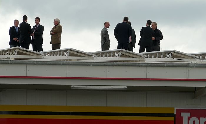 Bild: Auf dem Sonnendach
