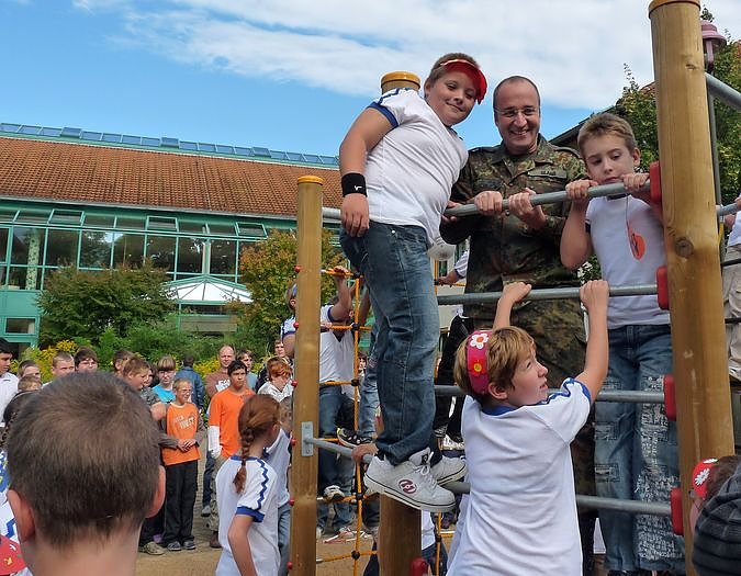 Bild: Einweihung Spielplatz