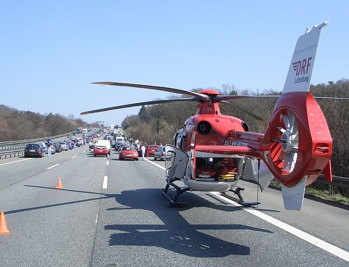 Bild: Einsatz bei einem Unfall auf der Autobahn