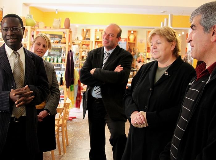 Bild: Besuch im Weltladen
