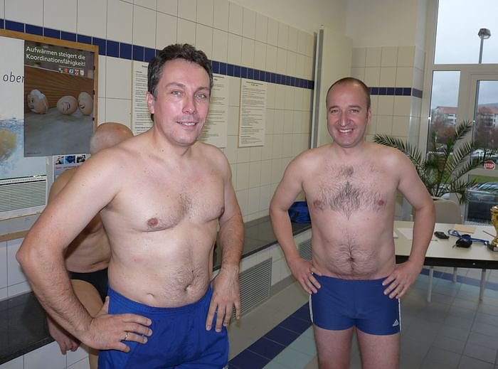 Bild: 24 Stunden Schwimmen begonnen