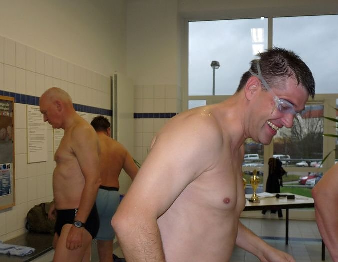 Bild: 24 Stunden Schwimmen begonnen