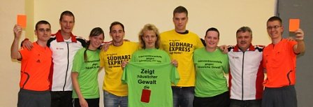 Bild: Rote Karte gegen Gewalt