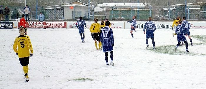 Bild: Unentschieden im Schnee