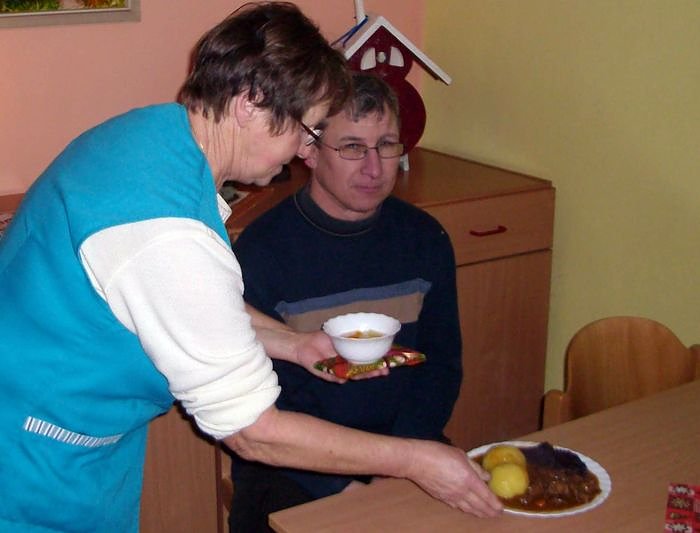 Bild: Weihnachtsessen in der Tafel