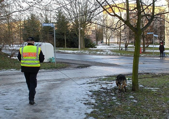 Bild: Polizei sucht Spuren