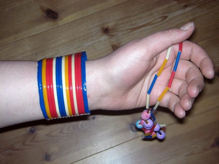 Bild: Schmuck aus Trinkr&ouml;hrchen